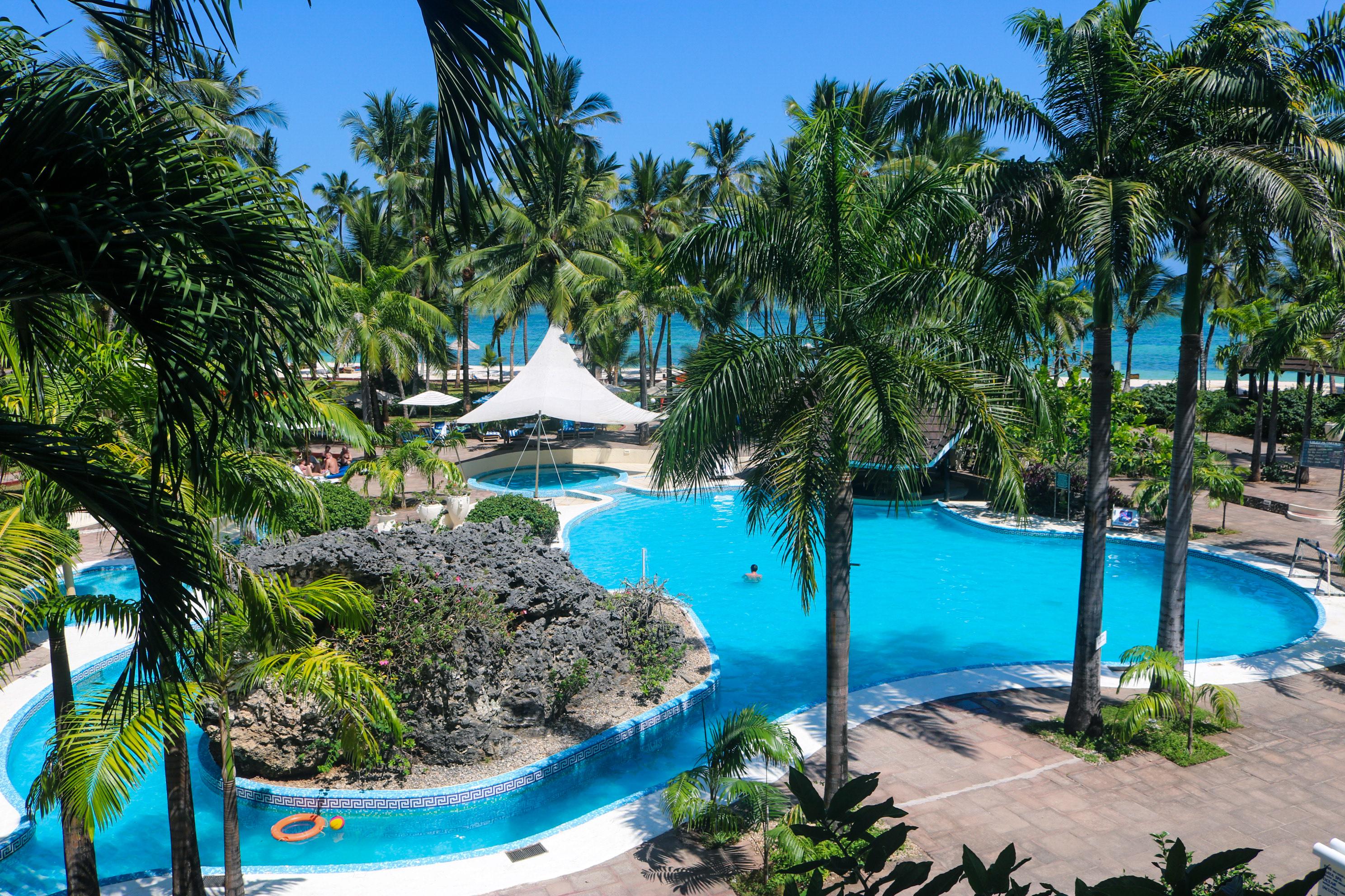 Diani Reef Beach Resort & Spa - Your Beachfront Bliss Awaits Diani Beach Exterior photo The pool at the Sheraton Resort