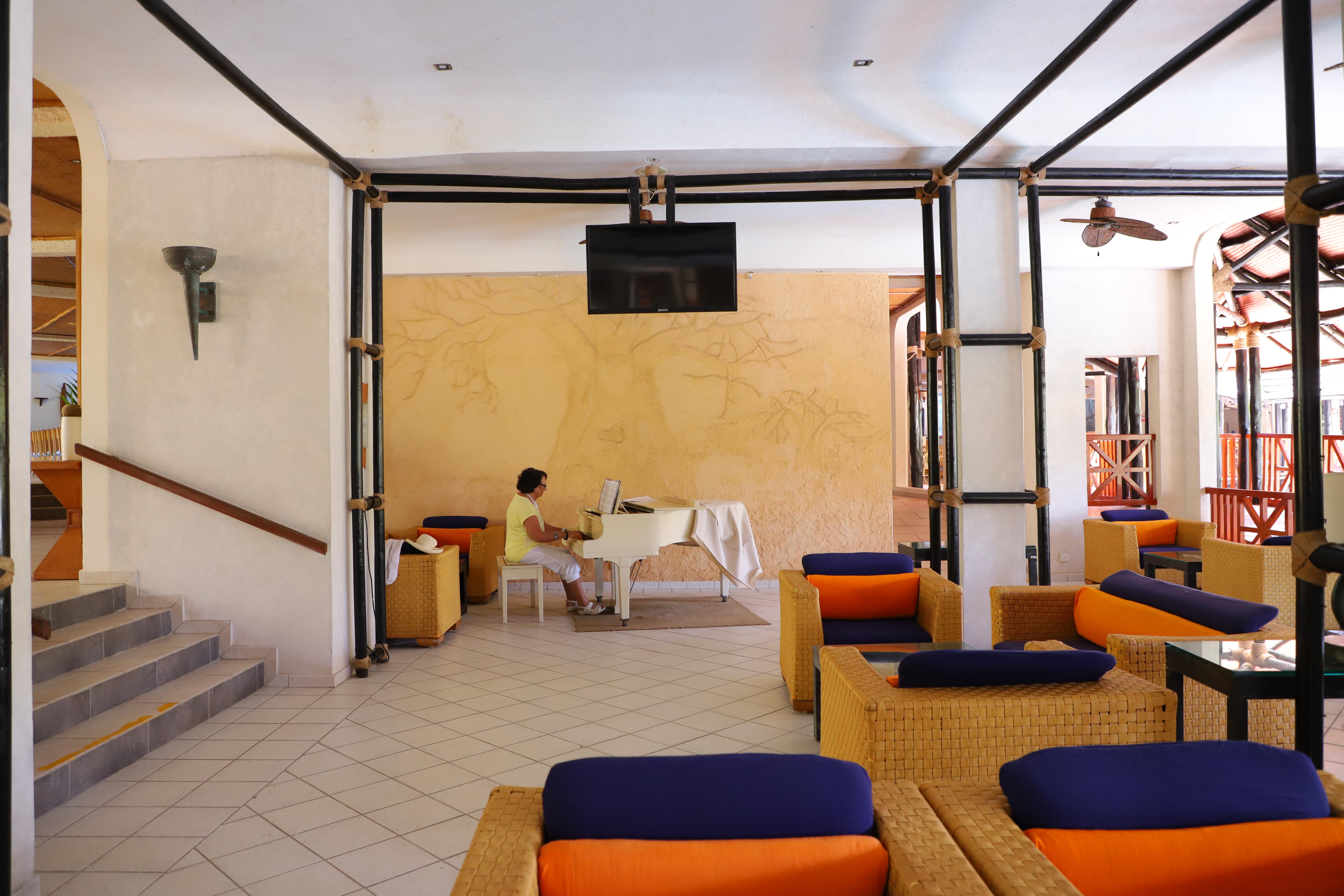 Diani Reef Beach Resort & Spa - Your Beachfront Bliss Awaits Diani Beach Exterior photo The interior of the lounge